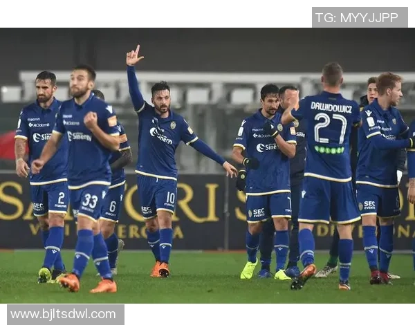 维罗纳与布雷西亚的激烈对决揭示意甲新赛季的竞争格局与球队实力对比